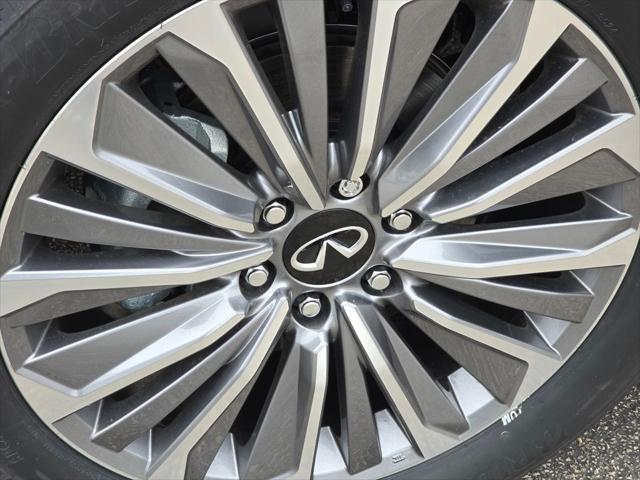 new 2025 INFINITI QX80 car, priced at $109,710