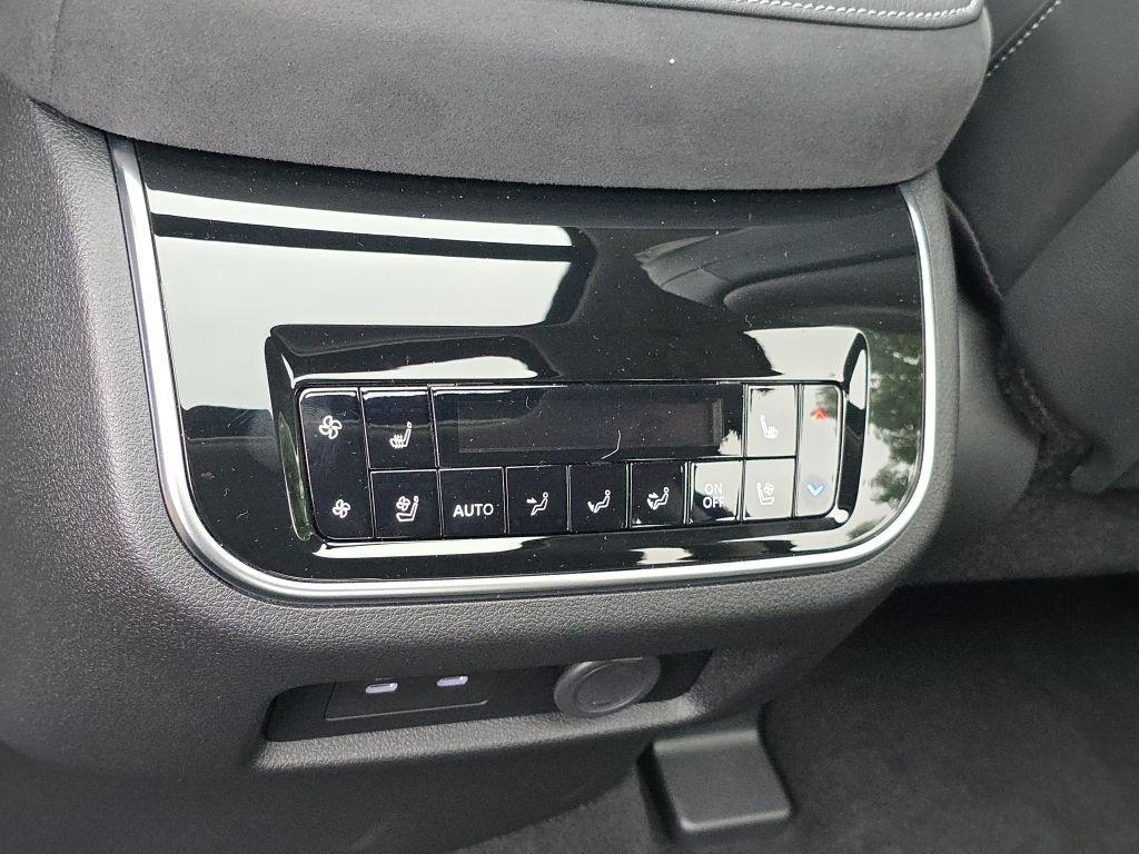 new 2025 INFINITI QX80 car, priced at $89,701