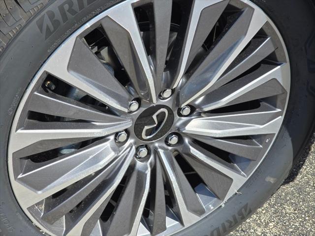 new 2025 INFINITI QX80 car, priced at $102,845