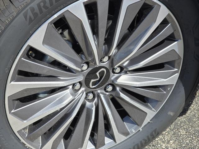 new 2025 INFINITI QX80 car, priced at $102,845