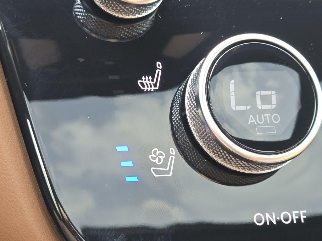 used 2025 INFINITI QX60 car, priced at $54,000
