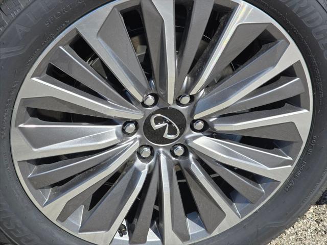 new 2025 INFINITI QX80 car, priced at $96,100