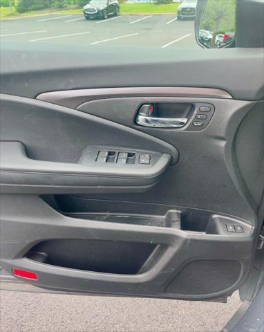 used 2021 Honda Pilot car, priced at $31,075