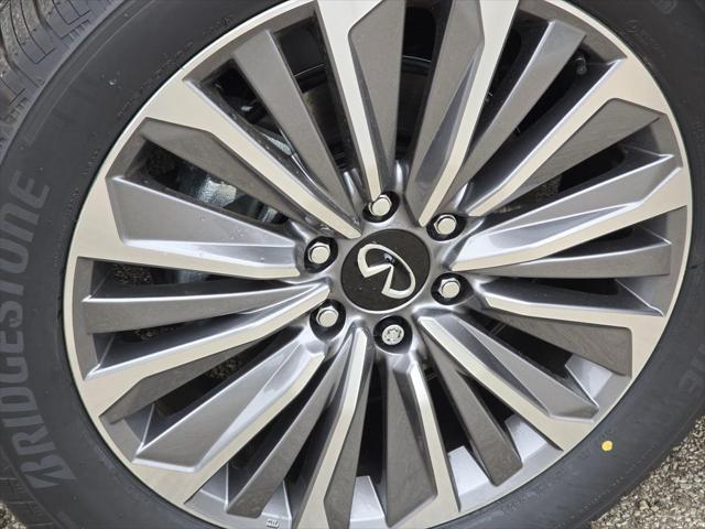 new 2025 INFINITI QX80 car, priced at $105,840