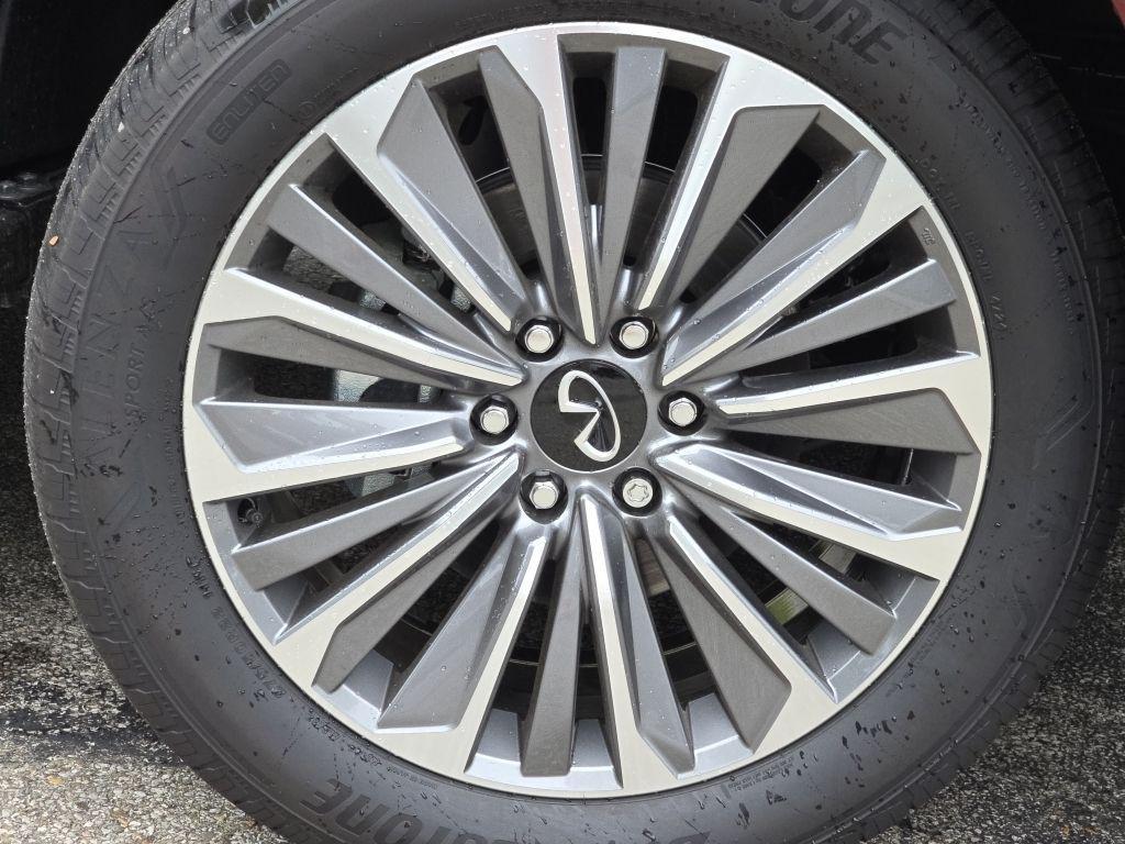 new 2025 INFINITI QX80 car, priced at $83,444