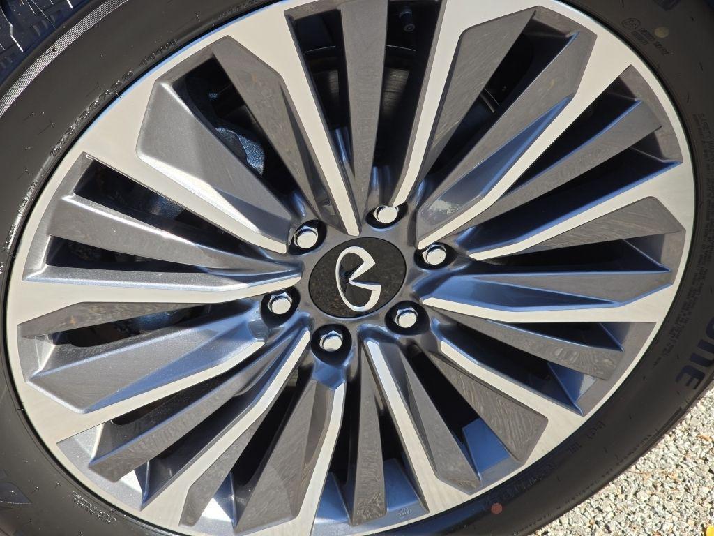 new 2025 INFINITI QX80 car, priced at $92,129