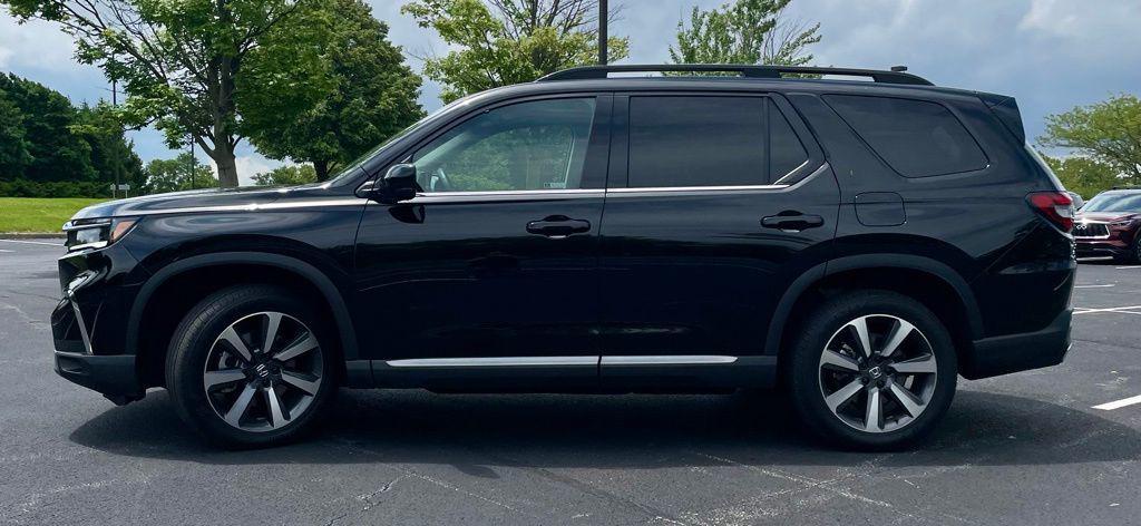 used 2025 Honda Pilot car, priced at $49,999