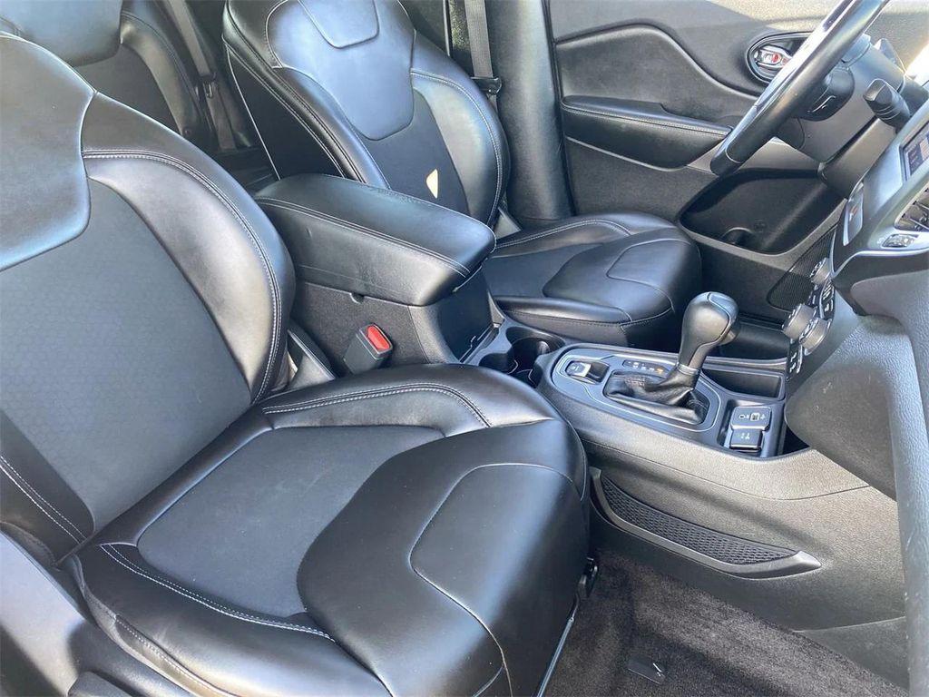 used 2019 Jeep Cherokee car, priced at $12,899