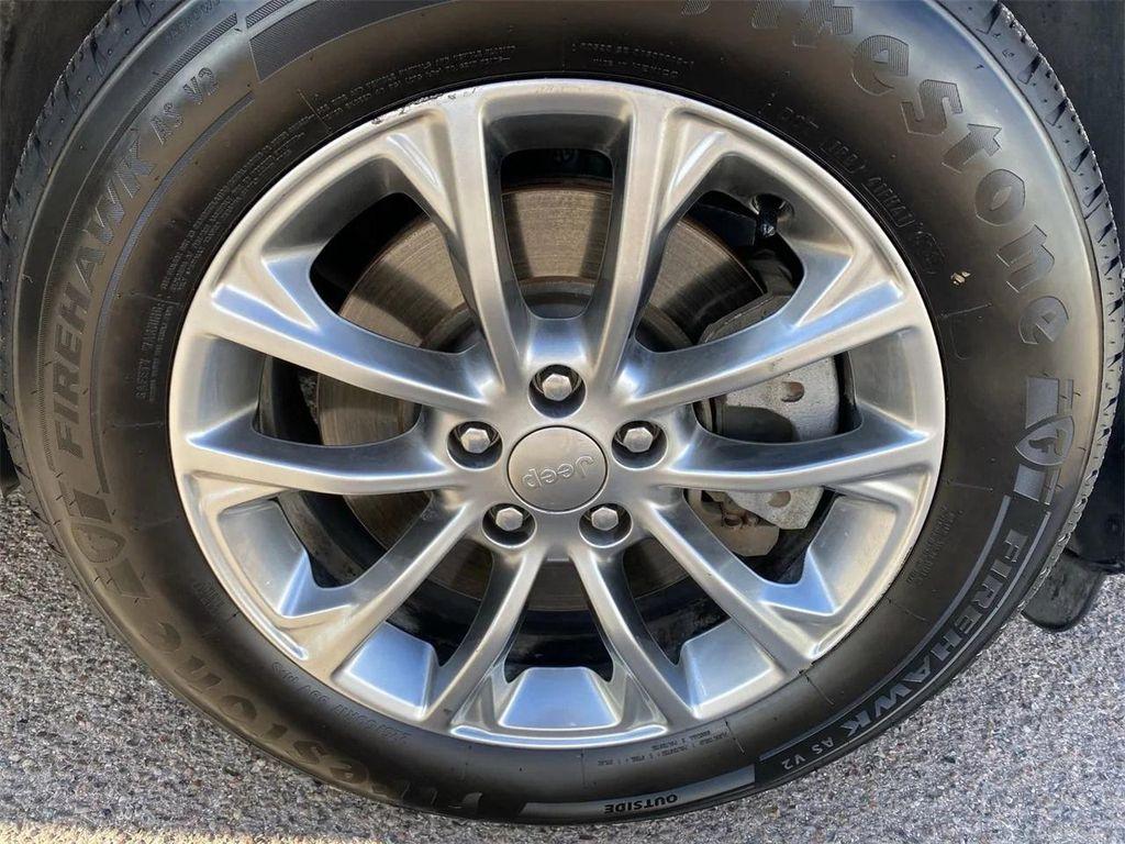 used 2019 Jeep Cherokee car, priced at $12,899