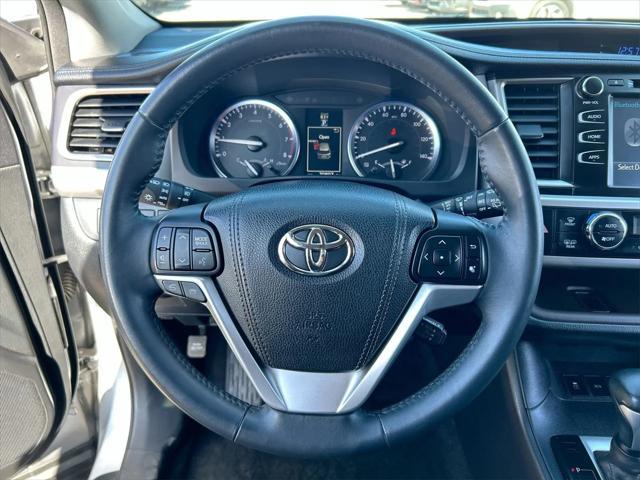 used 2016 Toyota Highlander car, priced at $24,664