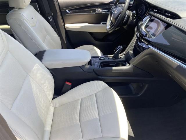 used 2022 Cadillac XT6 car, priced at $45,997