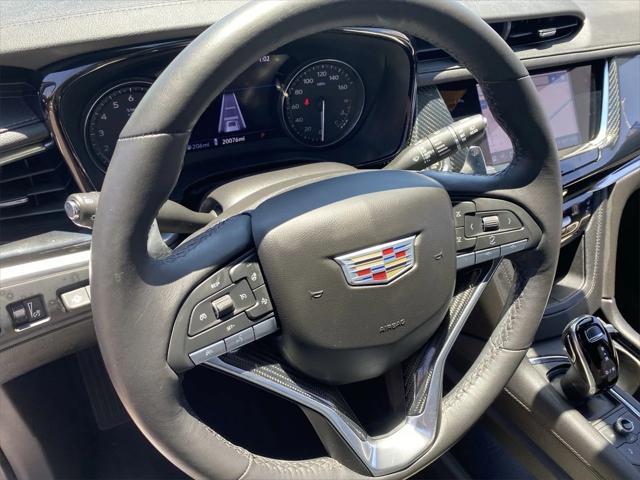 used 2022 Cadillac XT6 car, priced at $45,997