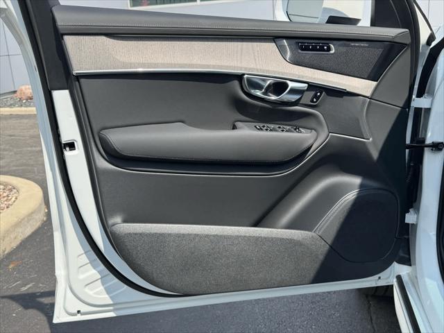 new 2025 Volvo XC90 Plug-In Hybrid car, priced at $84,095