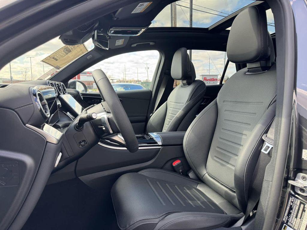 new 2025 Mercedes-Benz GLC 350e car, priced at $58,100