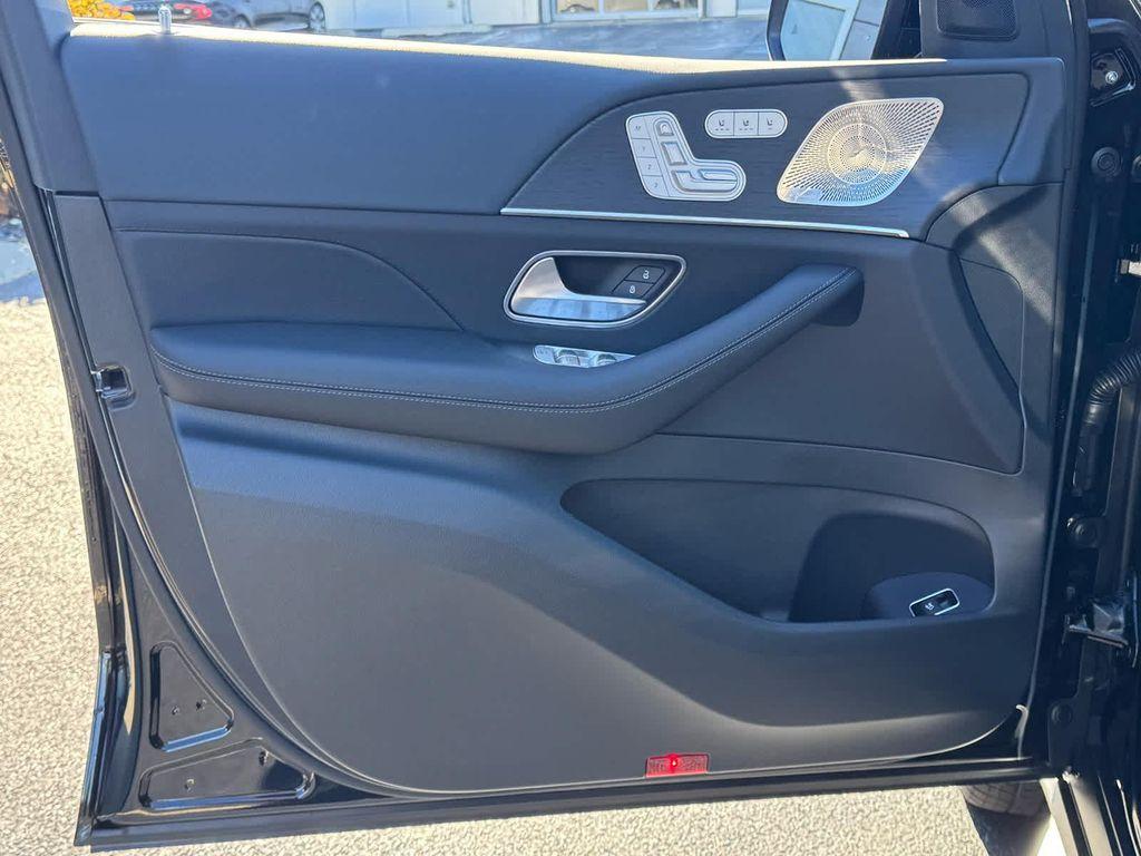 new 2026 Mercedes-Benz GLS 450 car, priced at $101,820