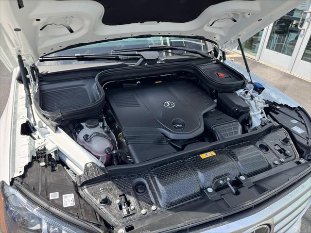 new 2025 Mercedes-Benz GLS 450 car, priced at $96,735