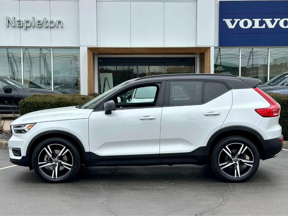 used 2020 Volvo XC40 car, priced at $24,969