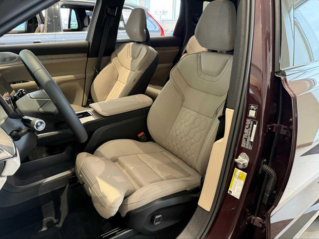 new 2025 Volvo EX90 car, priced at $88,375