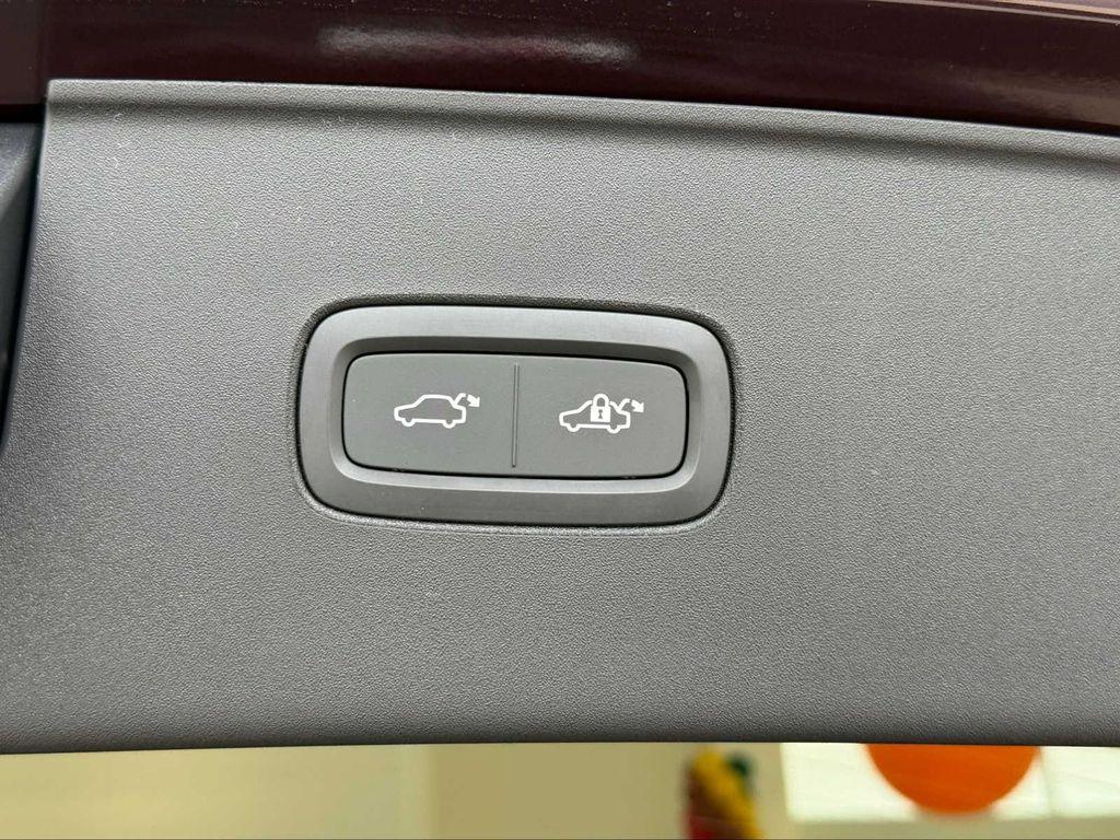 new 2025 Volvo EX90 car, priced at $88,375