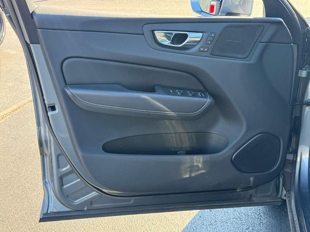 used 2021 Volvo XC60 car, priced at $31,132
