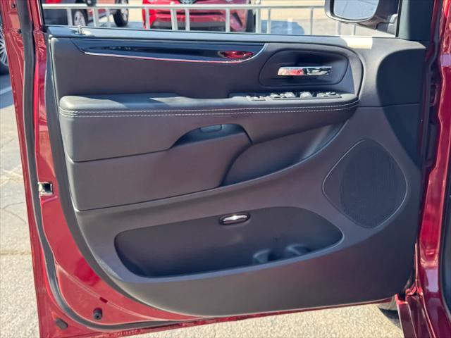 used 2015 Chrysler Town & Country car, priced at $9,929