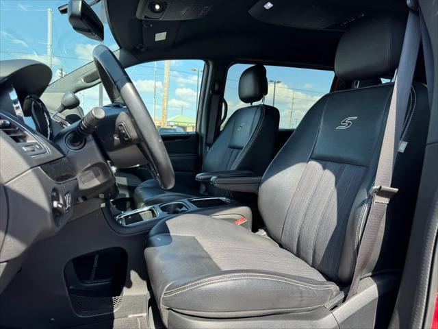 used 2015 Chrysler Town & Country car, priced at $9,929
