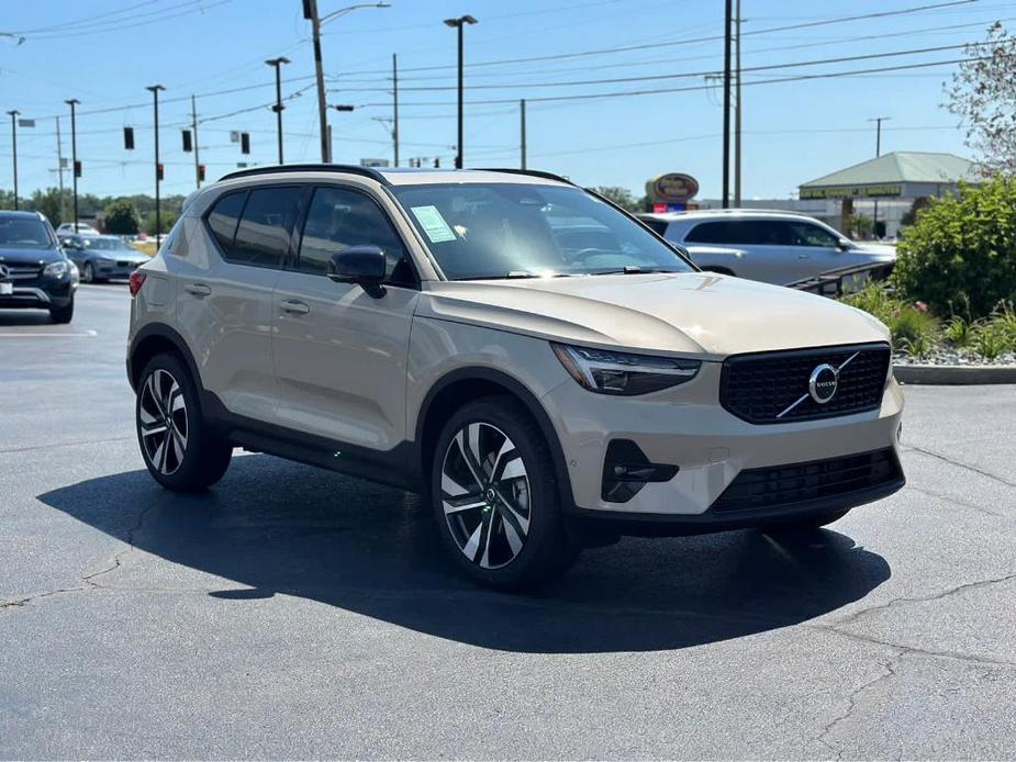 new 2025 Volvo XC40 car, priced at $50,825