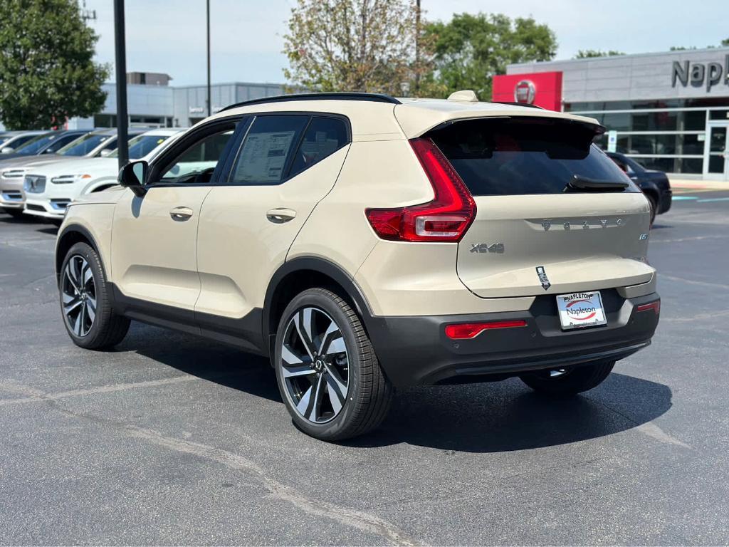 new 2025 Volvo XC40 car, priced at $50,825