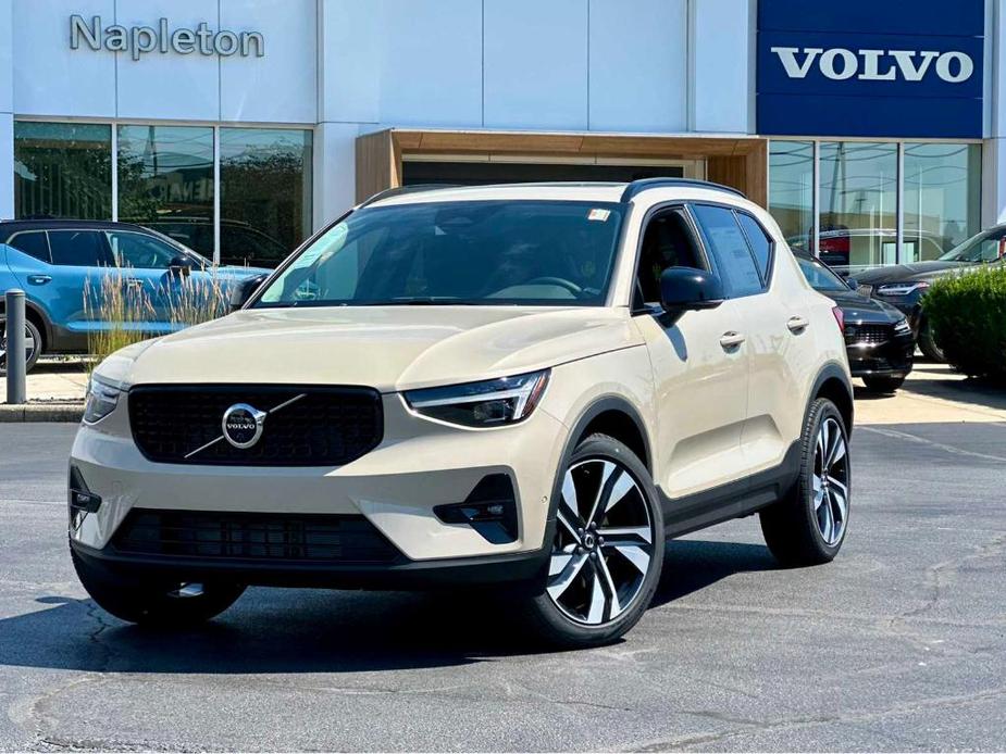 new 2025 Volvo XC40 car, priced at $50,825