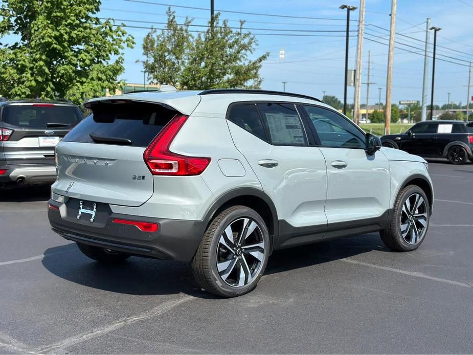 new 2024 Volvo XC40 car, priced at $44,600
