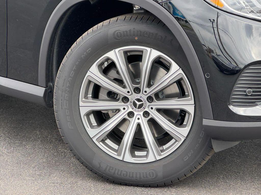 new 2026 Mercedes-Benz GLC 300 car, priced at $54,585