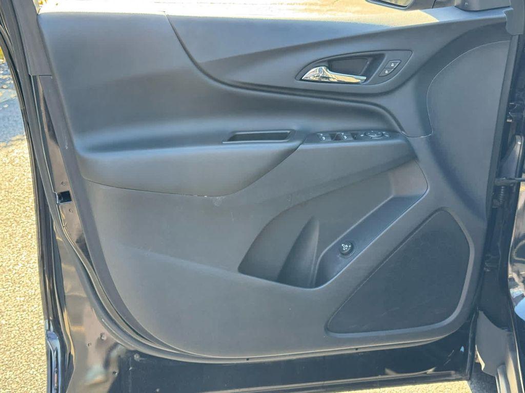 used 2022 Chevrolet Equinox car, priced at $22,642