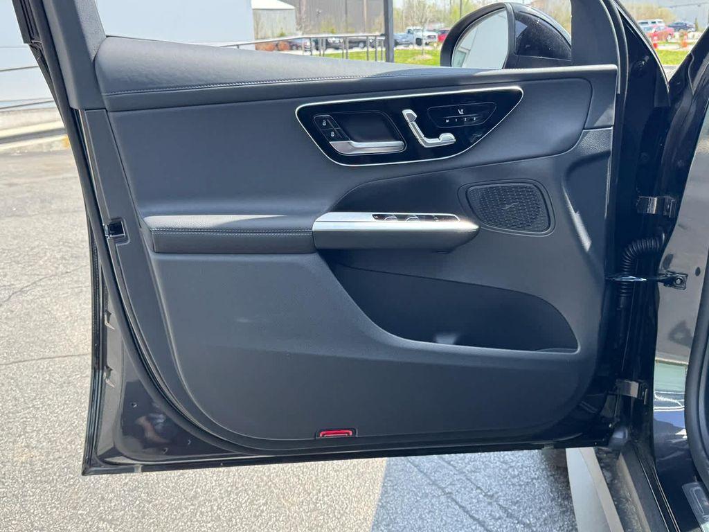 new 2025 Mercedes-Benz GLC 350e car, priced at $69,350