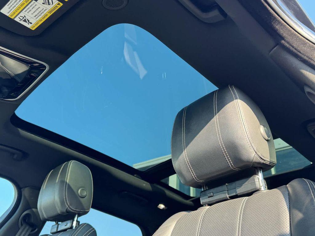 used 2021 Land Rover Range Rover Velar car, priced at $32,298