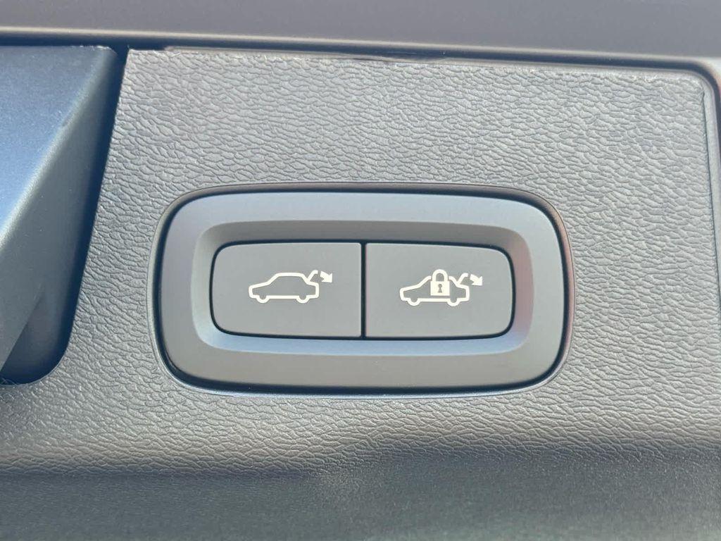 new 2026 Volvo XC60 car, priced at $57,985