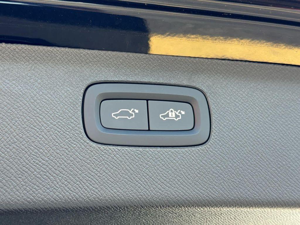 new 2026 Volvo XC90 car, priced at $76,410