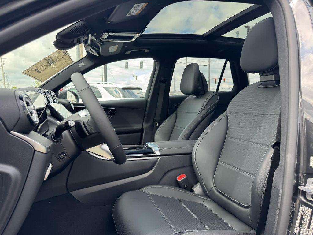 new 2025 Mercedes-Benz GLC 300 car, priced at $56,730