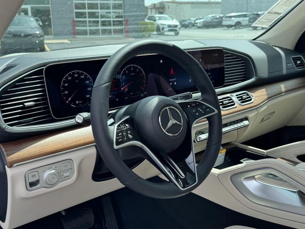 new 2025 Mercedes-Benz GLS 450 car, priced at $83,980