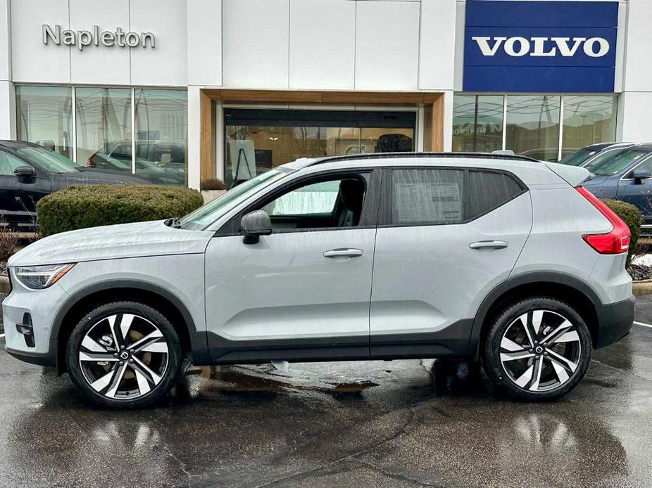 new 2024 Volvo XC40 car, priced at $51,560