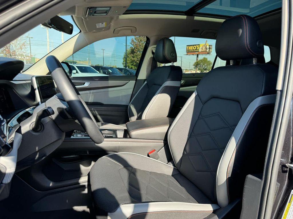 used 2024 Volkswagen Atlas car, priced at $36,998