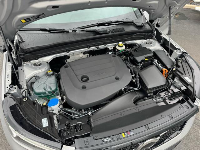 new 2025 Volvo XC40 car, priced at $48,014
