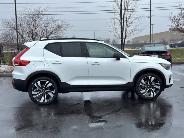 new 2024 Volvo XC40 car, priced at $46,733