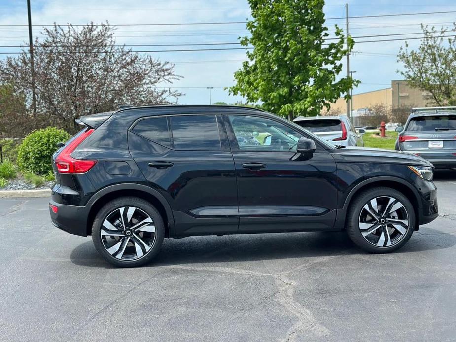 new 2024 Volvo XC40 car, priced at $51,005