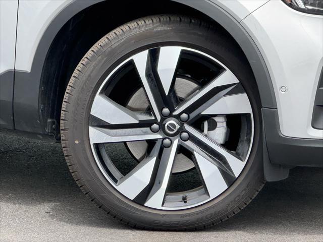new 2025 Volvo XC40 car, priced at $48,014