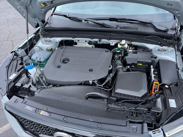 new 2025 Volvo XC40 car, priced at $49,970