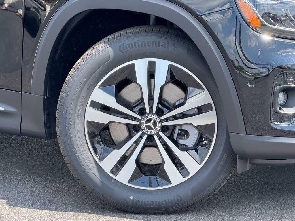 new 2025 Mercedes-Benz GLB 250 car, priced at $43,595