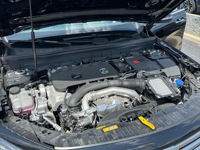 new 2025 Mercedes-Benz GLB 250 car, priced at $43,595