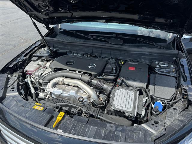 new 2025 Mercedes-Benz GLB 250 car, priced at $43,595
