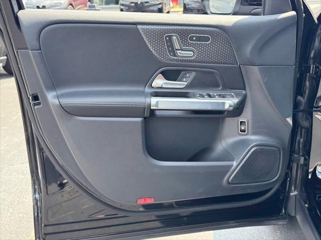 new 2025 Mercedes-Benz GLB 250 car, priced at $43,595