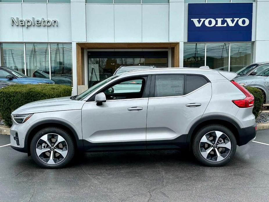 new 2024 Volvo XC40 car, priced at $49,530